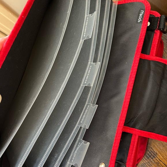 Five Star Zipper Binder + Storage - Picture 4 of 4